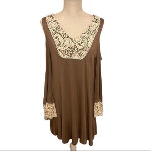 Andree By Unit Crochet Detail Shift Dress with Cold Shoulders